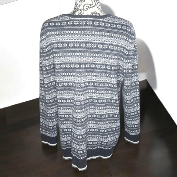 FARWEST Snowflake Pattern Long Sleeve- XLarge - Picture 2 of 4